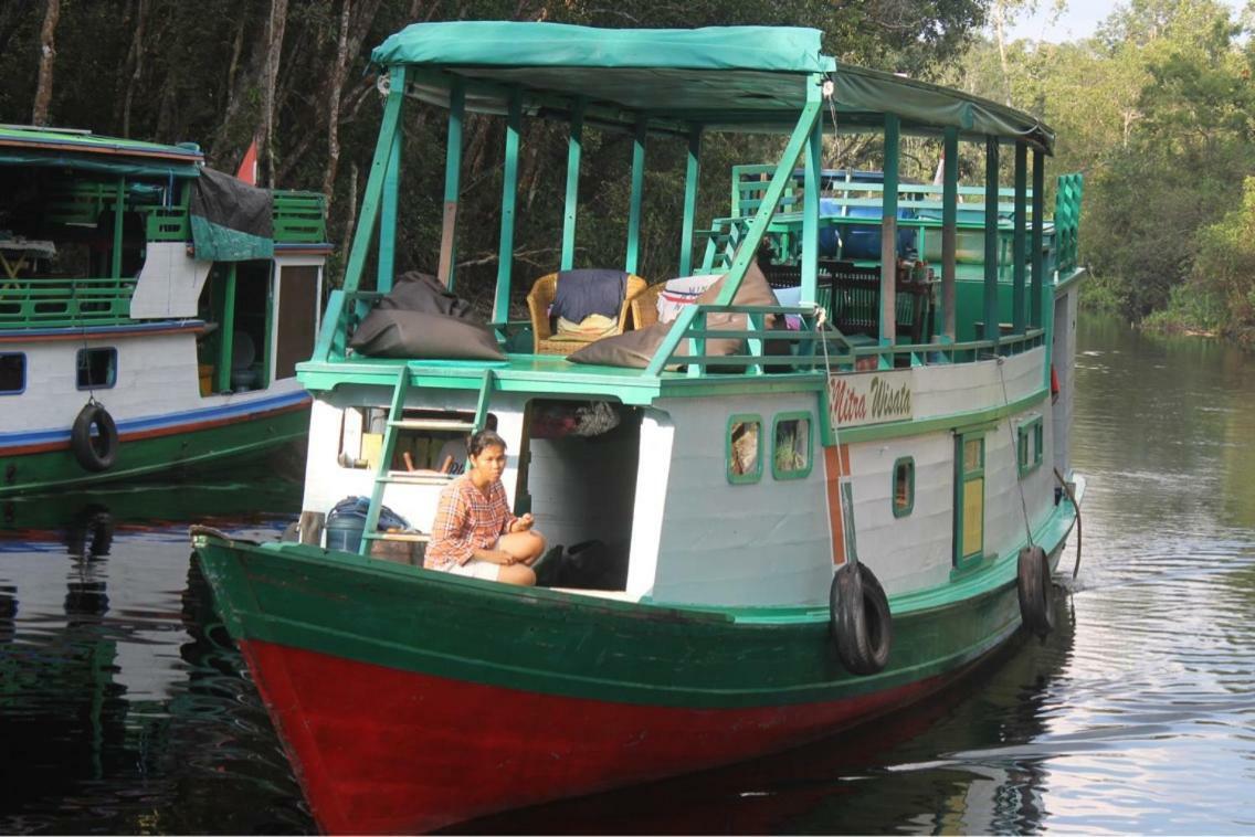 Orangutan Shaka Houseboat With Cabin Pangkalanbuun Exterior foto